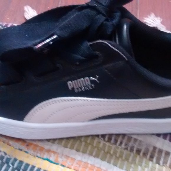 Ribbon Lace Puma Sneakers - Picture 6 of 10